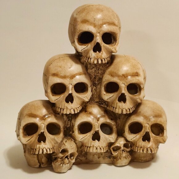 Skull Decorations Halloween Tower-Shaped Skull Decoration Haunted House Bones - Picture 1 of 6
